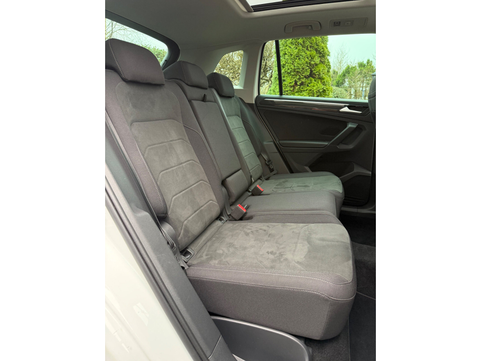 2021 Volkswagen Tiguan - image 12