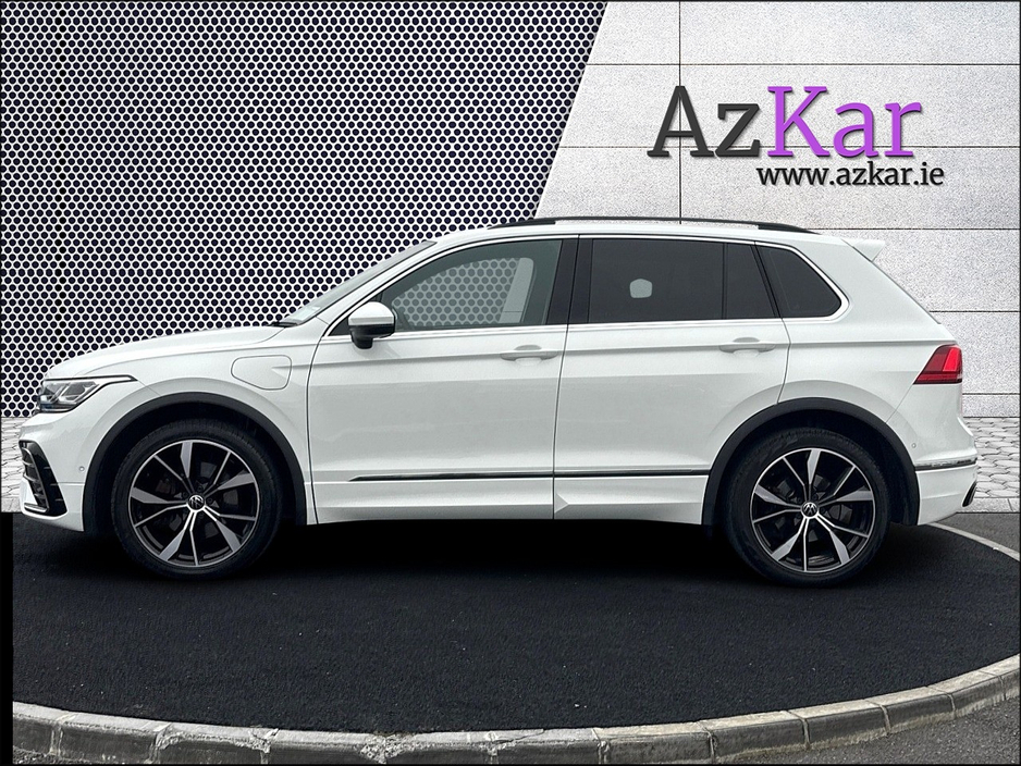 2023 Volkswagen Tiguan - image 5