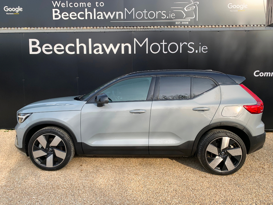 2025 Volvo EX40 - image 7