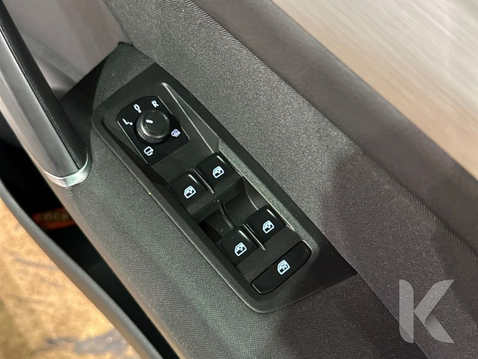 2018 Volkswagen Touran - image 19