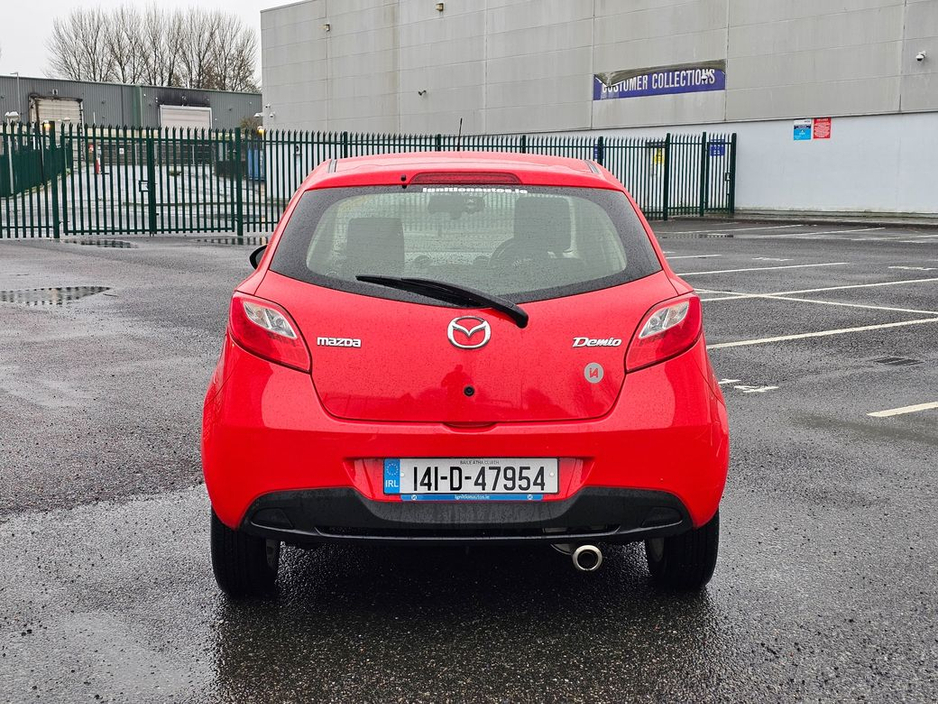 2014 Mazda Demio - image 10