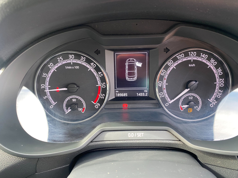 2019 Skoda Octavia - image 15