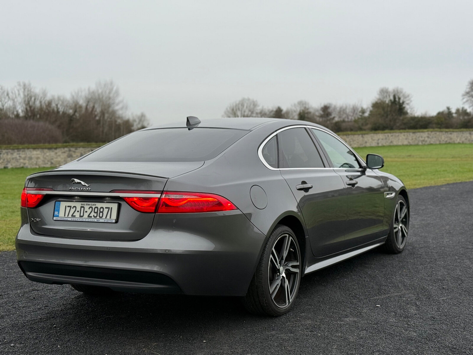2017 Jaguar XF 2.0 D 163PS R-Sport Manual €10,990