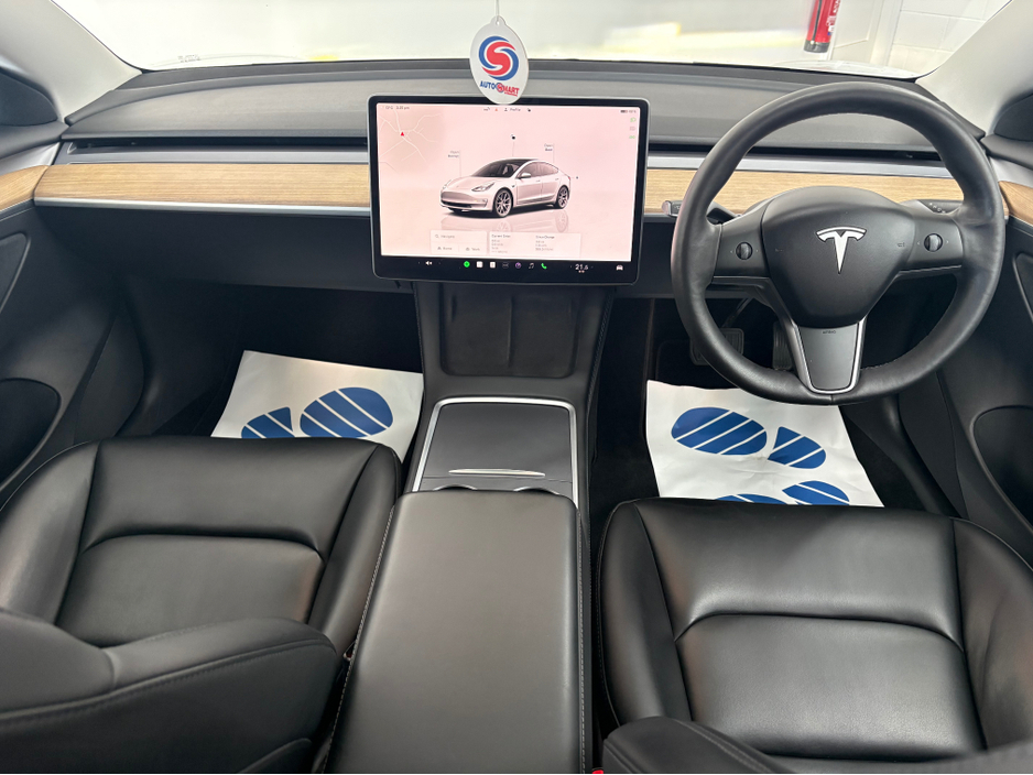 2022 Tesla Model 3 - image 2