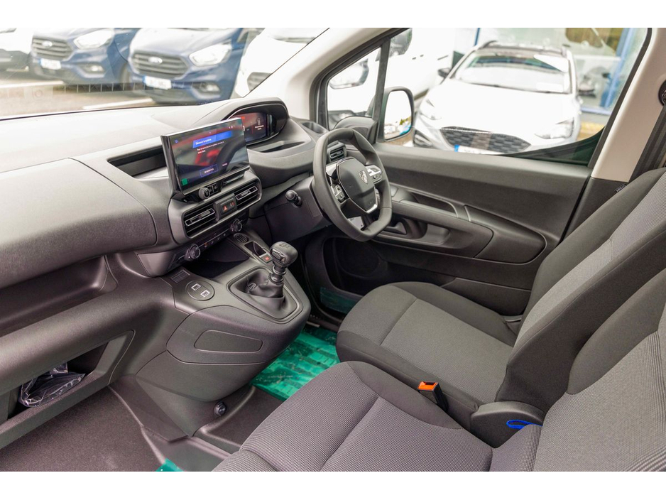 2026 Peugeot Partner - image 17