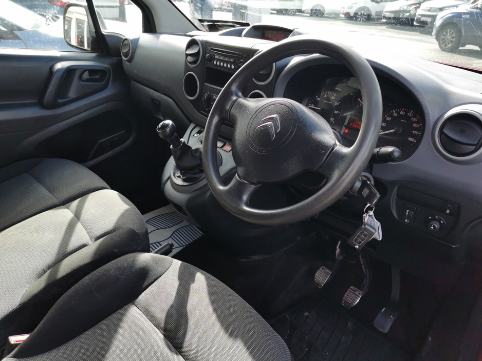 2018 Citroen Berlingo - image 9