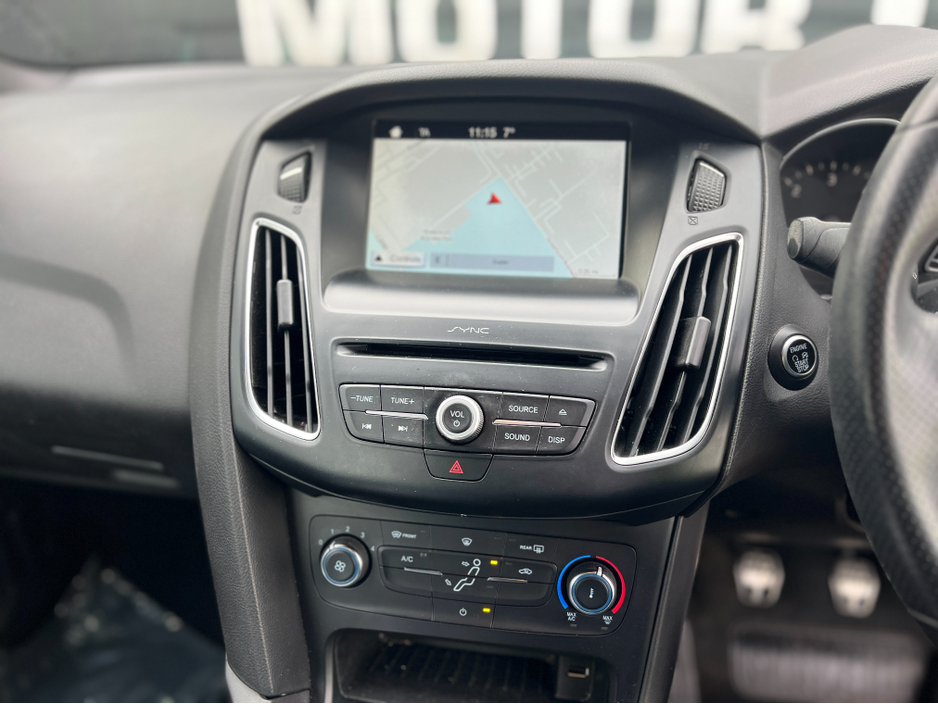 2017 Ford Focus - image 8