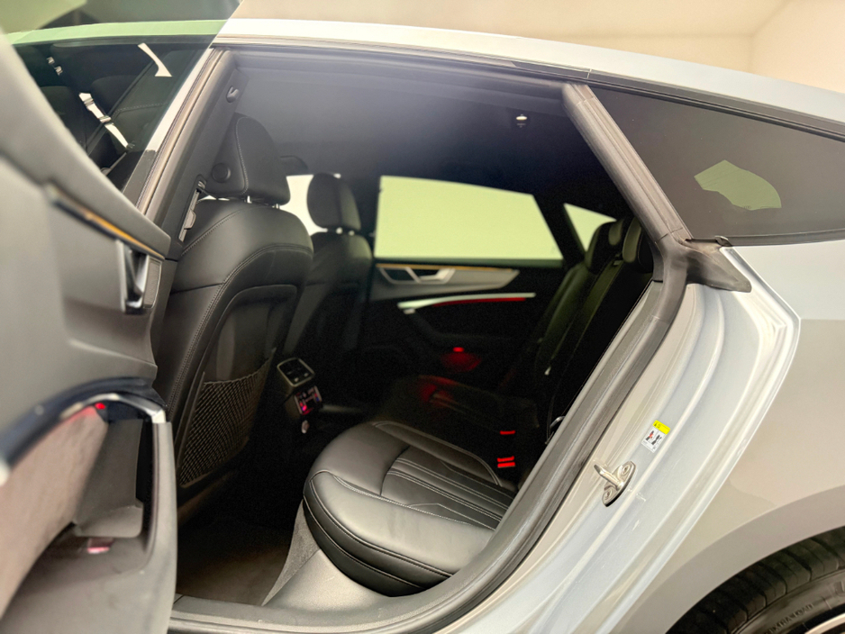 2020 Audi A7 - image 13