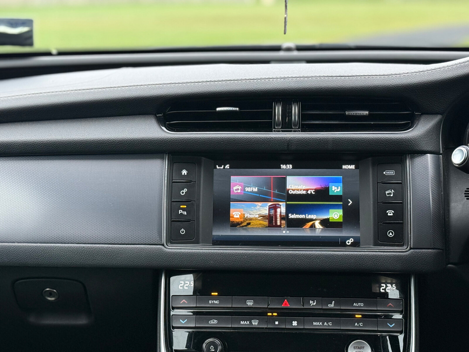 2017 Jaguar XF - image 12