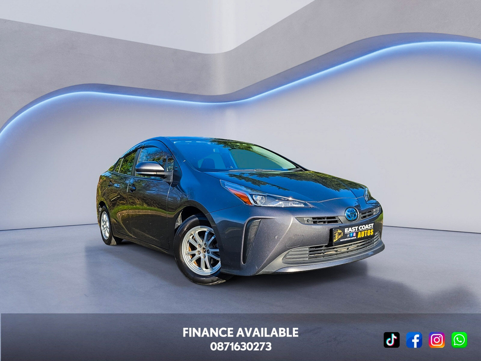 2020 Toyota Prius - image 2