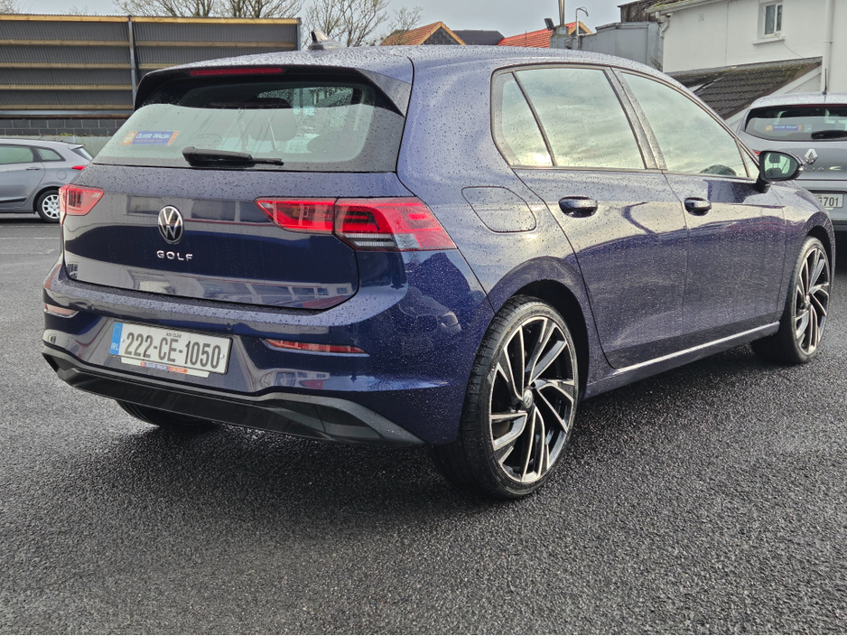 2022 Volkswagen Golf - image 6