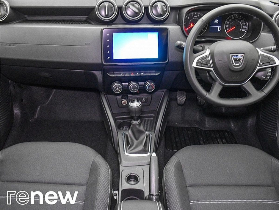 2022 Dacia Duster - image 2