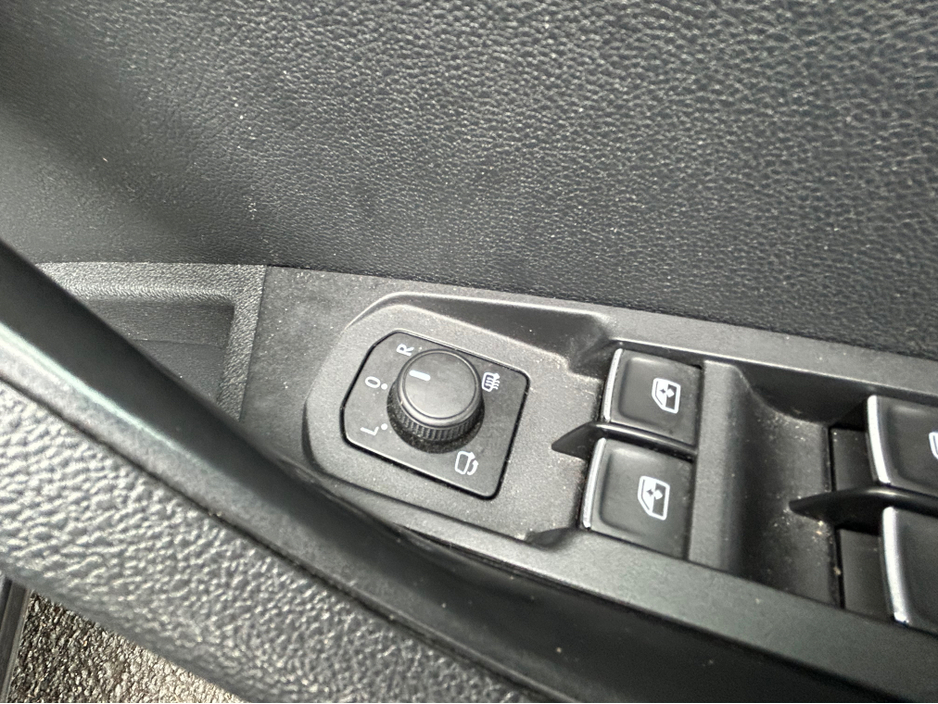 2018 Skoda Karoq - image 17