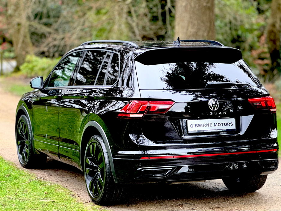 2023 Volkswagen Tiguan - image 24