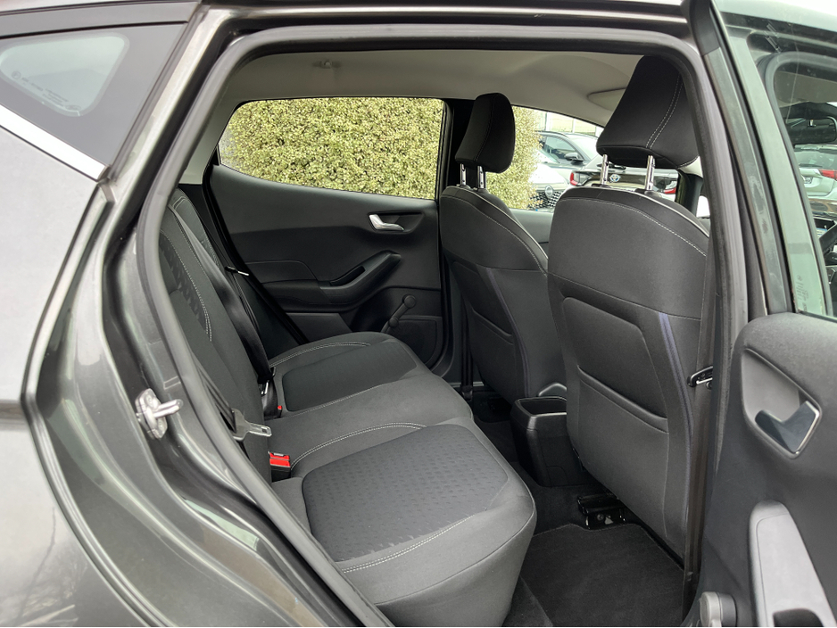 2018 Ford Fiesta - image 9