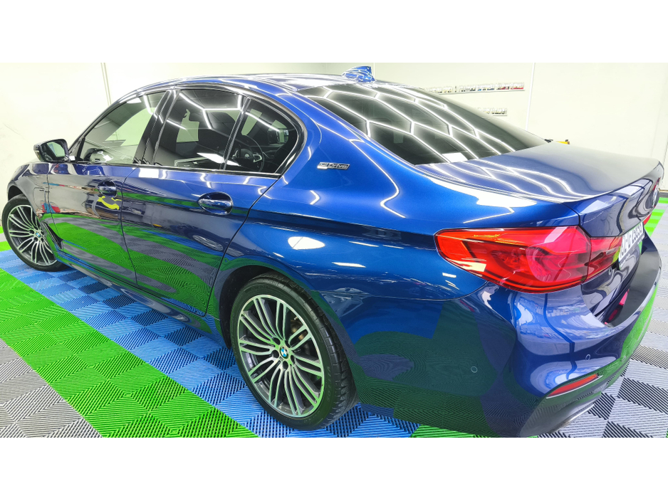 2018 BMW 5 Series - image 4