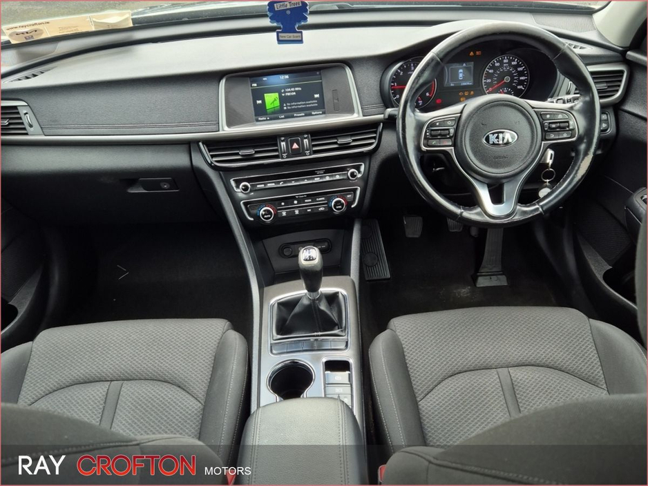 2016 Kia Optima - image 4