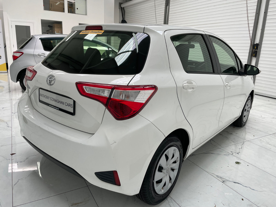 2018 Toyota Yaris - image 3
