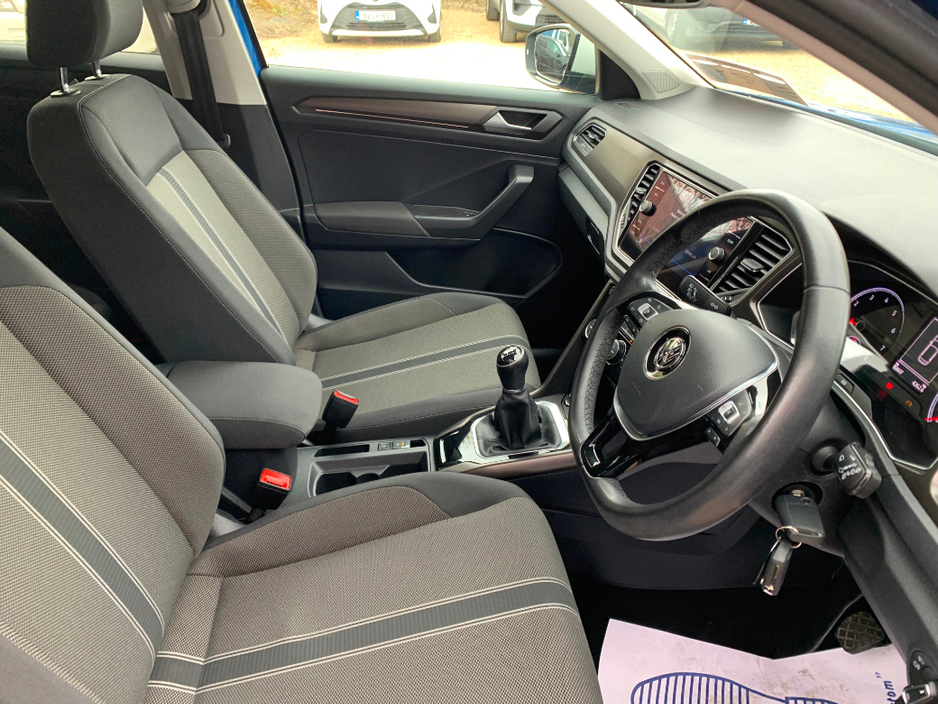 2019 Volkswagen T-Roc - image 17