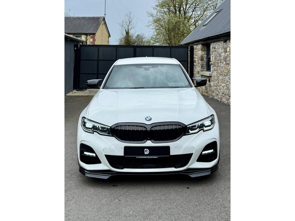 2020 BMW 3 Series - image 2