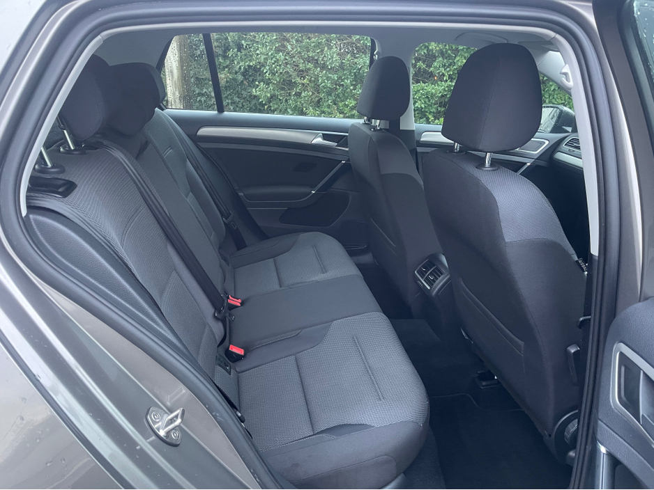 2016 Volkswagen Golf - image 7