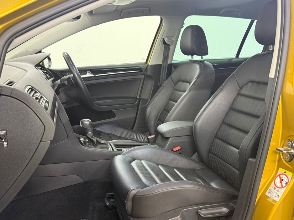 2018 Volkswagen Golf - image 8