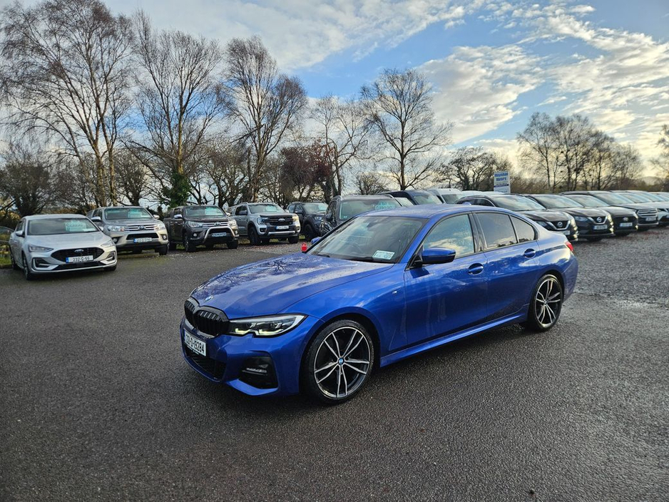 2022 BMW 3 Series - image 2