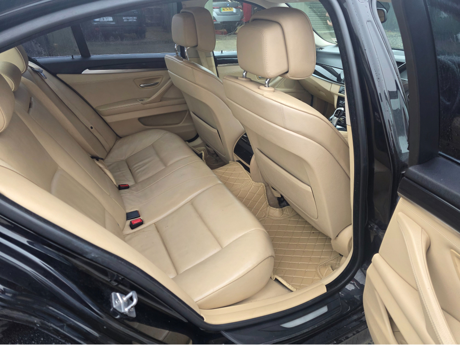 2010 BMW 5 Series - image 10