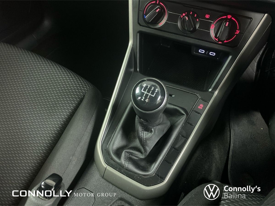 2021 Volkswagen Polo - image 14