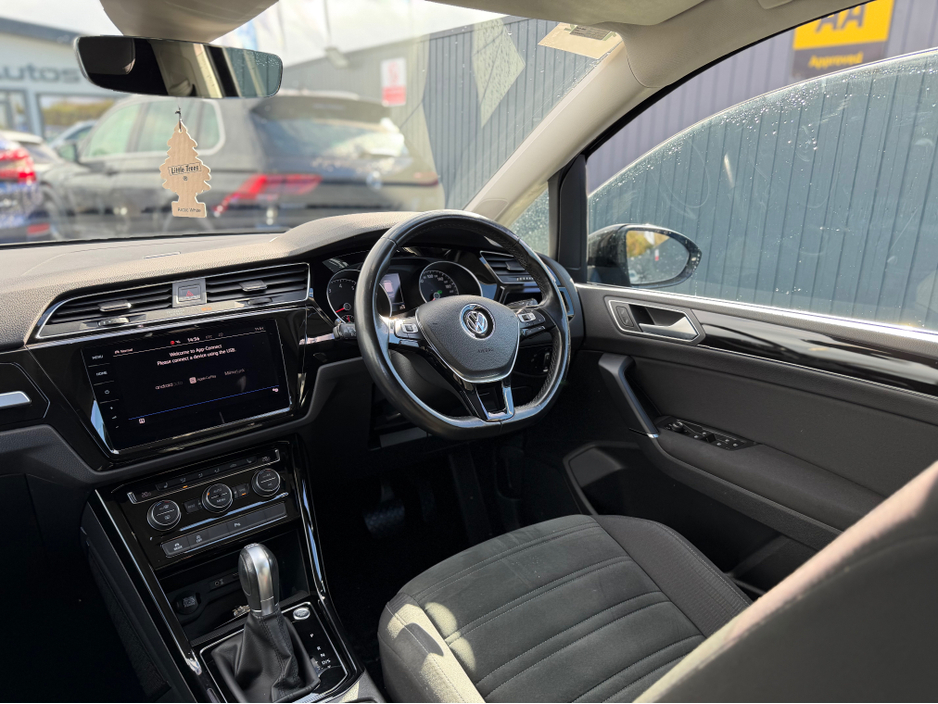 2017 Volkswagen Touran - image 41