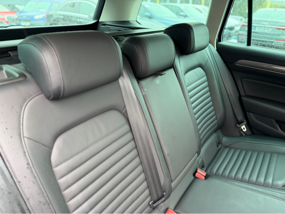 2020 Volkswagen Passat - image 31