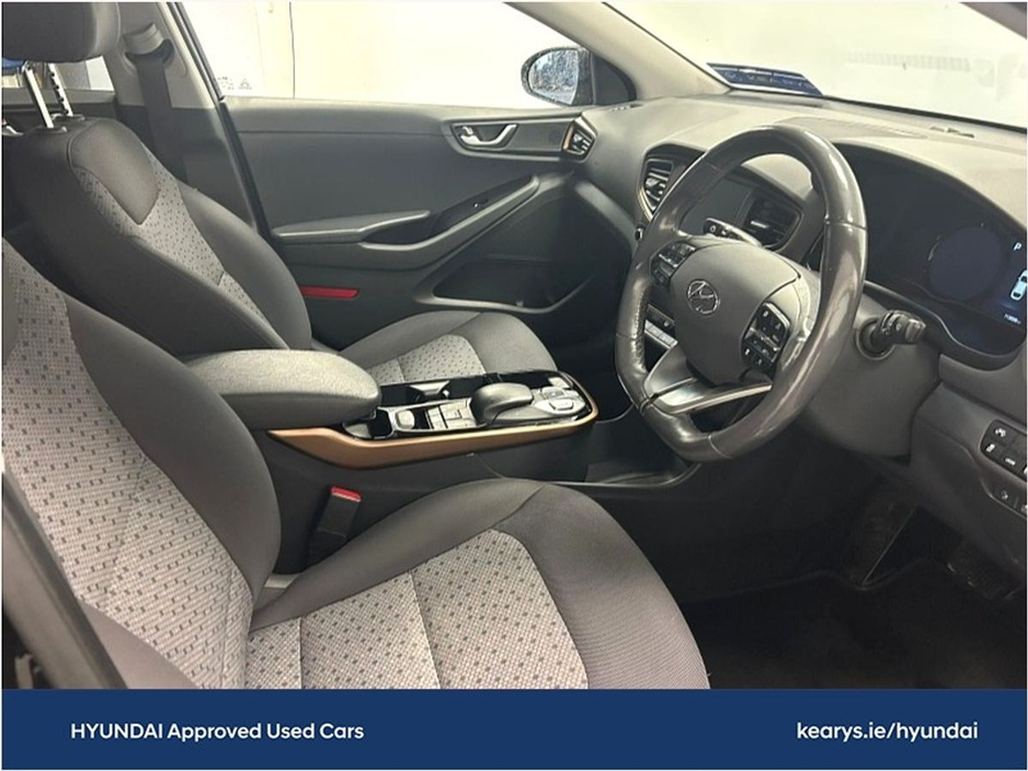 2019 Hyundai Ioniq - image 7