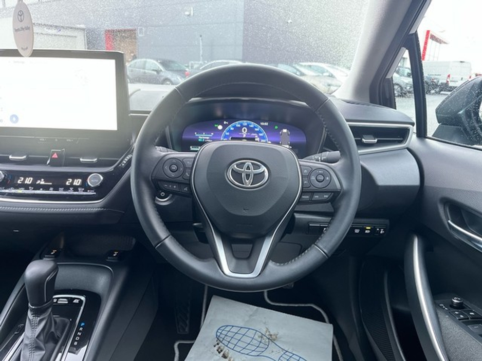 2023 Toyota Corolla - image 9