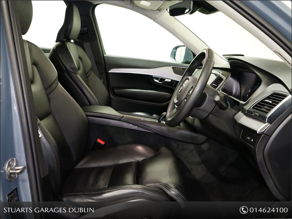 2023 Volvo XC90 - image 22