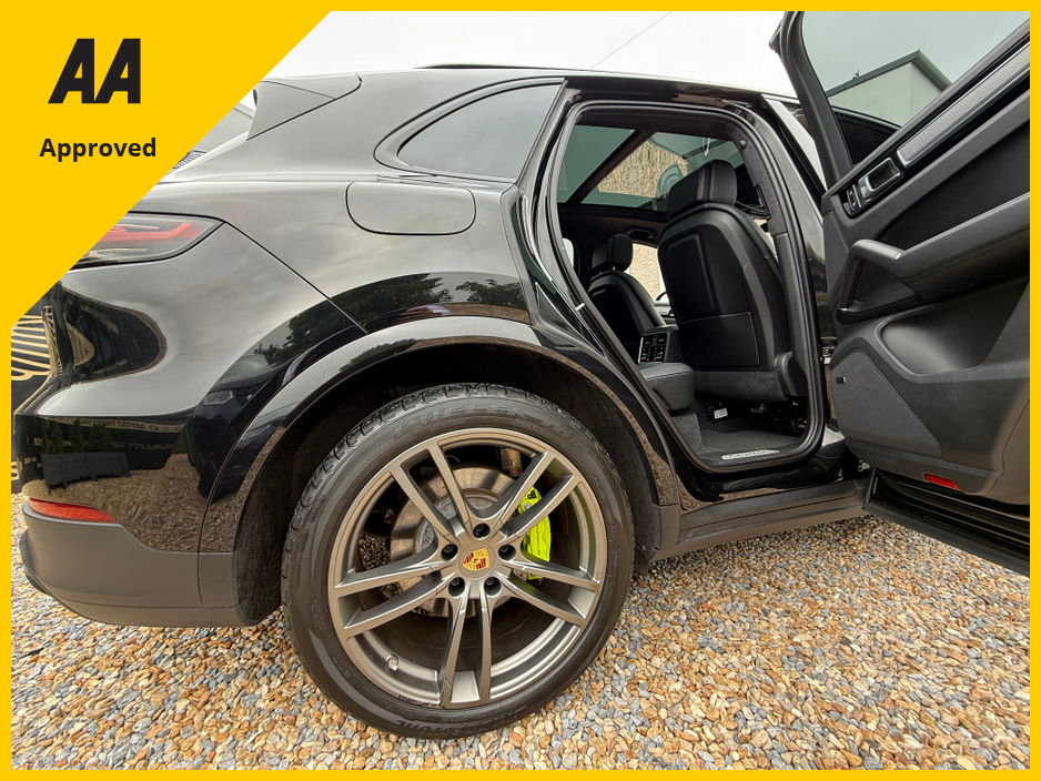 2023 Porsche Cayenne - image 44