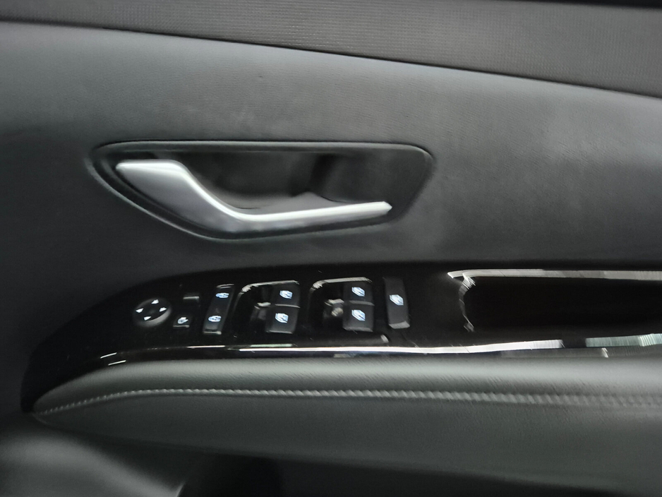 2022 Hyundai Tucson - image 9