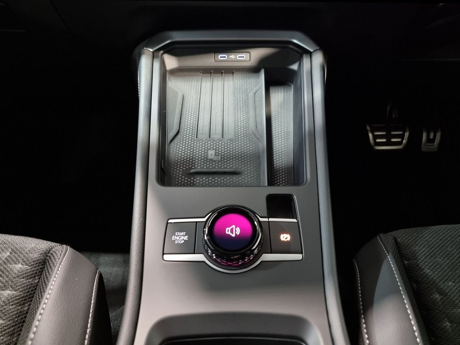 2026 Volkswagen T-Roc - image 27