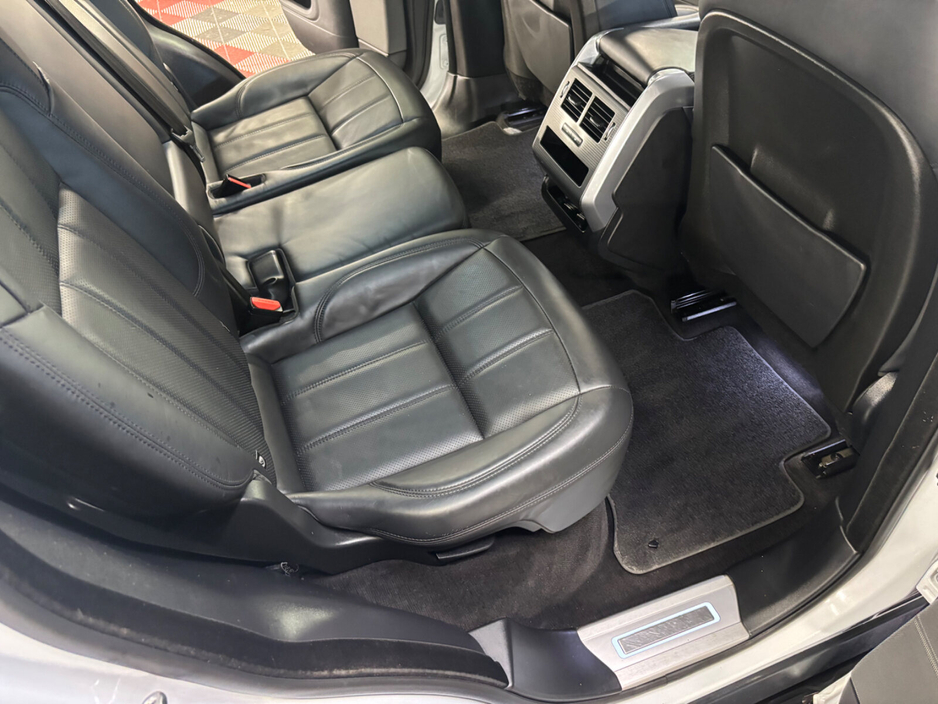 2019 Land Rover Range Rover Sport - image 12