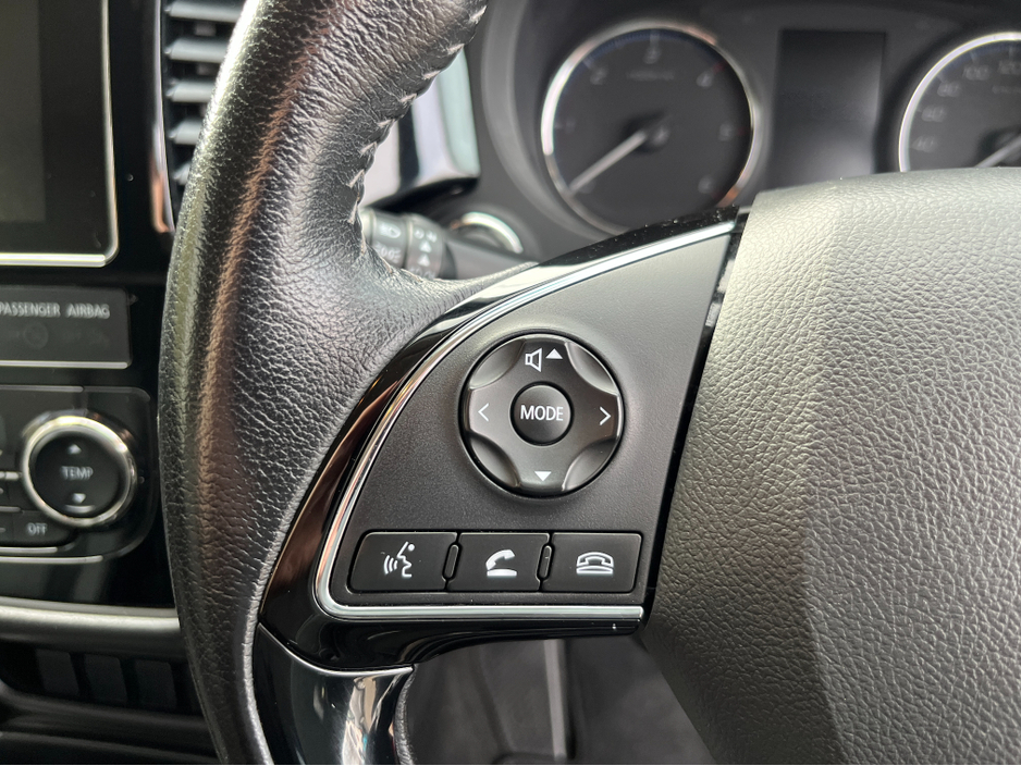 2018 Mitsubishi Outlander - image 23