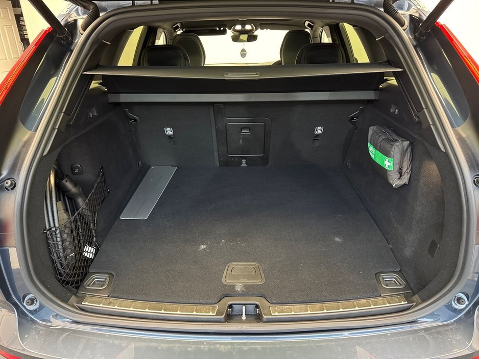 2024 Volvo XC60 - image 9