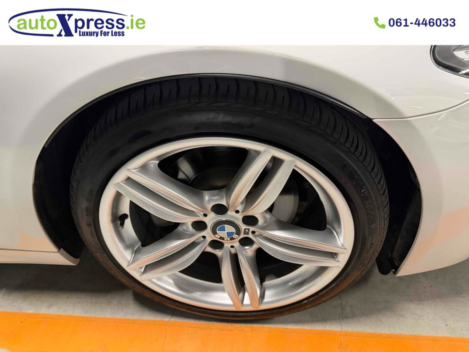 2016 BMW 5 Series - image 4