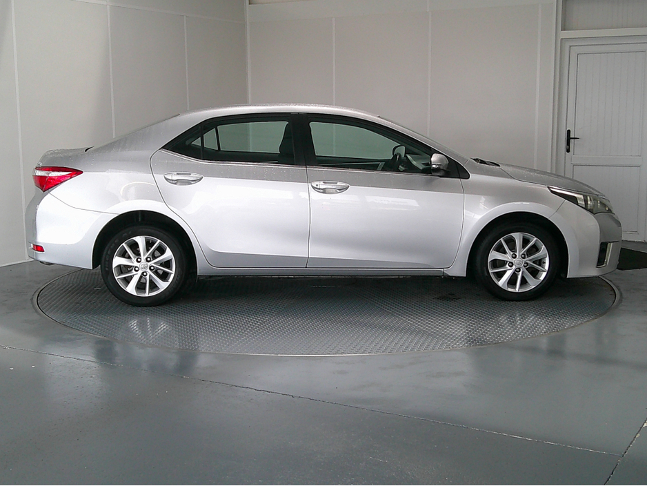 2014 Toyota Corolla - image 12