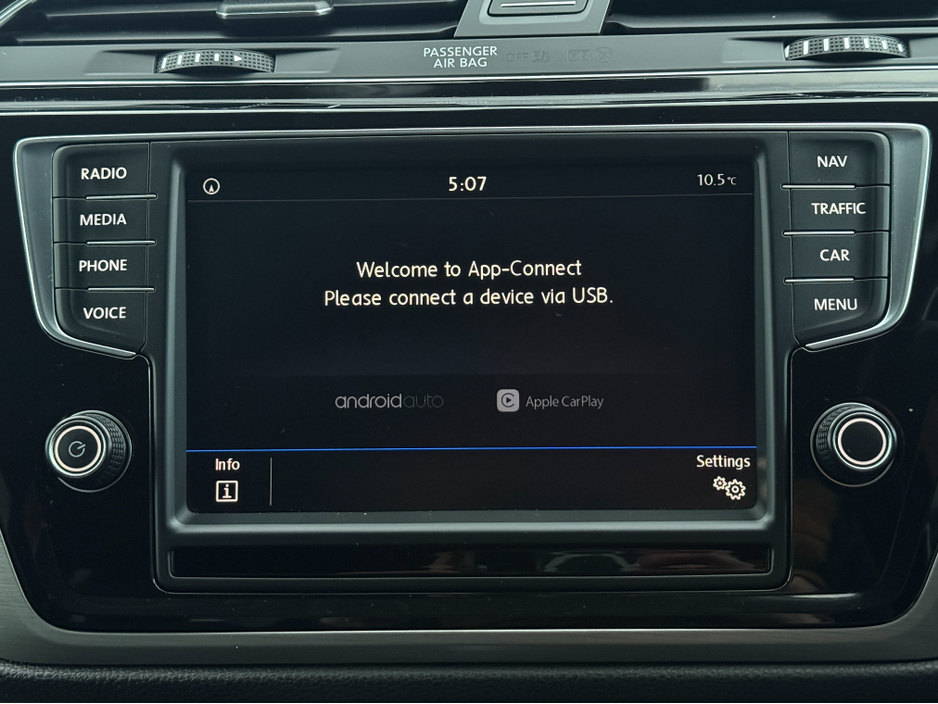 2016 Volkswagen Touran - image 21