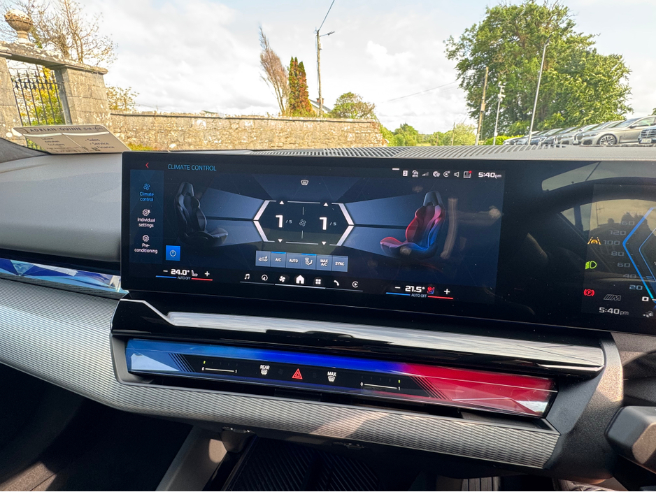 2025 BMW M5 - image 36