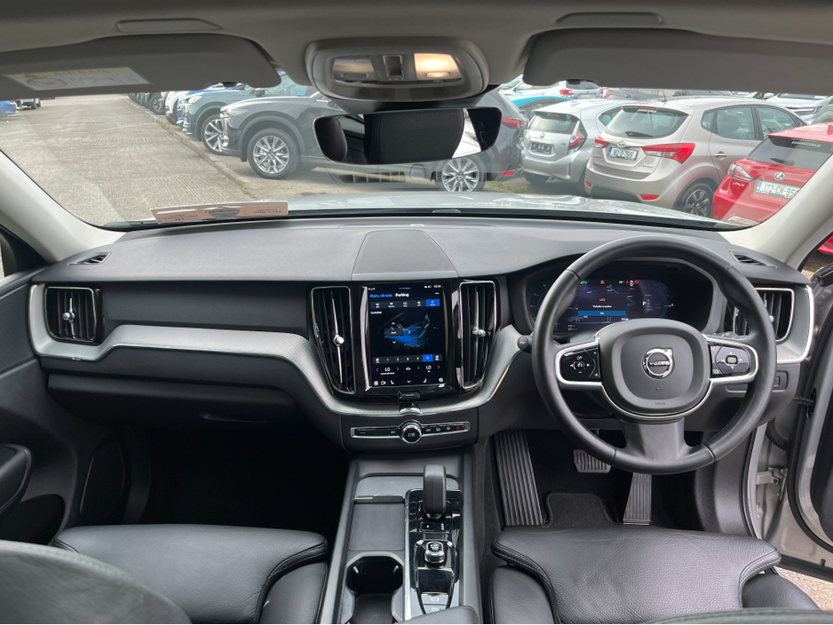 2023 Volvo XC60 - image 15