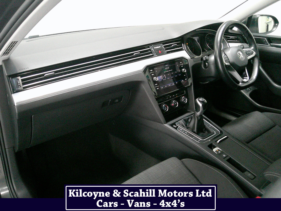 2020 Volkswagen Passat - image 20