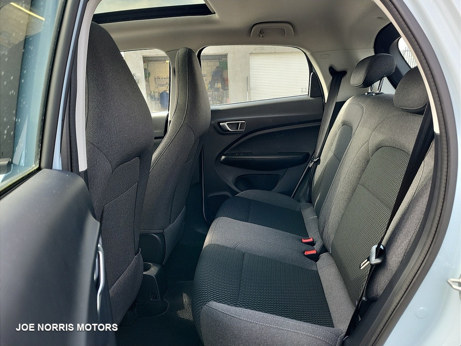 2025 Leapmotor T03 - image 10