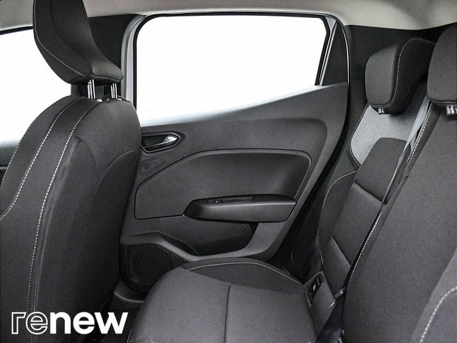 2025 Renault Clio - image 11