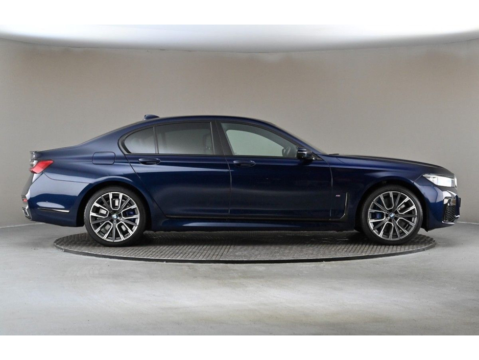2020 BMW 7 Series - image 11