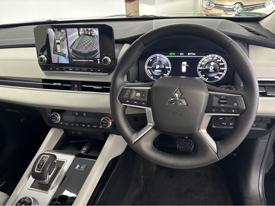2022 Mitsubishi Outlander - image 15